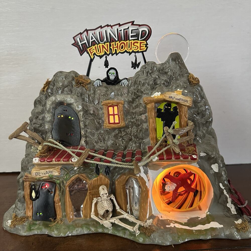 Dept 56 Halloween Village Haunted Fun House 55094 Lighted Works AS IS *READ